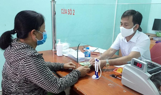 Quảng Ninh: Trao 300 triệu đồng cho người dân ảnh hưởng bởi dịch Covid-19   