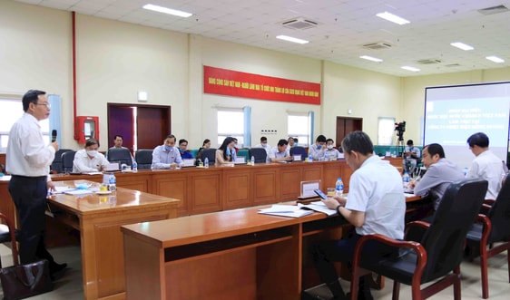 Phó Chủ tịch Quốc hội Phùng Quốc Hiển làm việc tại Nhà máy Nhiệt điện Mông Dương 1