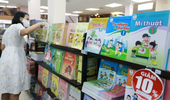 Bảo đảm cung ứng đủ sách giáo khoa cho học sinh