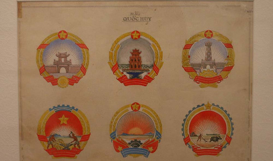 Triển lãm trưng bày gần 200 tài liệu lưu trữ về sự ra đời của Quốc huy Việt Nam