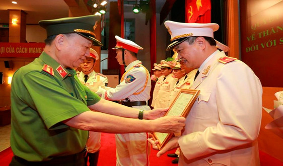 Thăng hàm Thiếu tướng cho Giám đốc Công an tỉnh Thanh Hóa