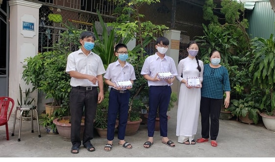 Học bổng “Ước mơ xanh” từ rác thải tái chế