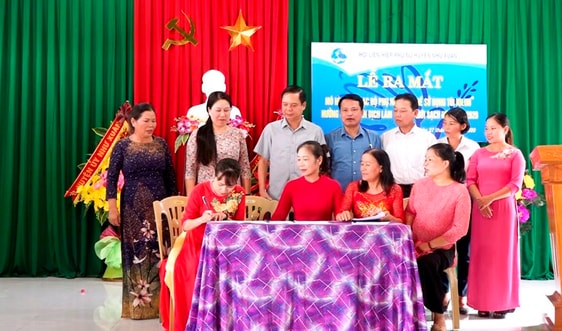 Chống rác thải nhựa với mô hình CLB “Phụ nữ hạn chế sử dụng túi nilon”