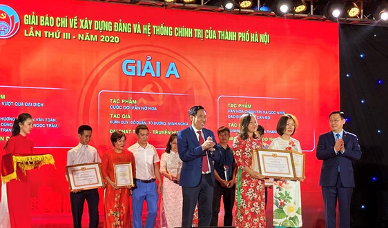 Hà Nội trao thưởng 2 giải báo chí quan trọng