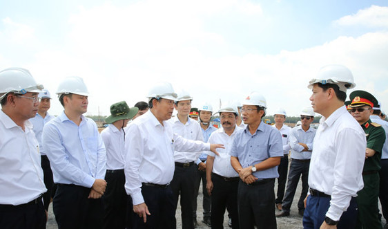 Phó Thủ tướng Trương Hòa Bình thị sát dự án sân bay Long Thành