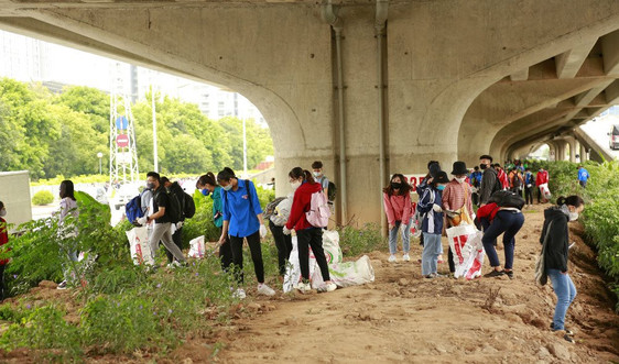Hà Nội: Hơn 1.500 bạn trẻ chung tay dọn sạch các bãi rác tự phát 