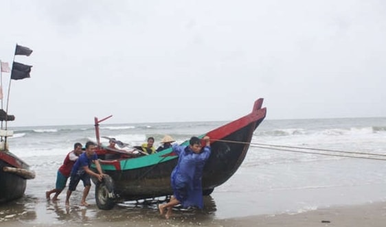 Hà Tĩnh lệnh cấm biển, cảnh báo mức độ ảnh hưởng của bão số 13