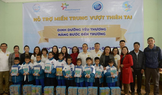 Sữa Cô Gái Hà Lan về vùng rốn lũ, nâng bước đến trường cho hơn 1.700 học sinh Quảng Trị