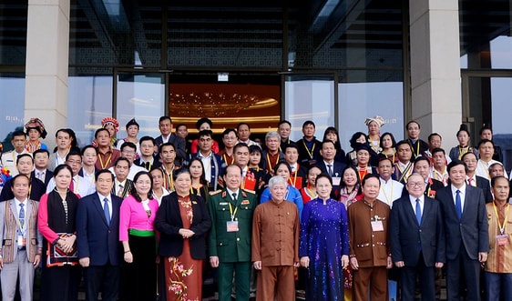 Chủ tịch Quốc hội Nguyễn Thị Kim Ngân gặp mặt Đoàn đại biểu dự Đại hội đại biểu toàn quốc các DTTS Việt Nam