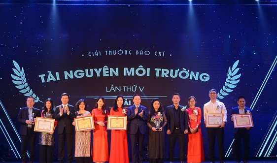 Trao Giải thưởng Môi trường Việt Nam và Giải thưởng Báo chí tài nguyên và môi trường lần thứ V