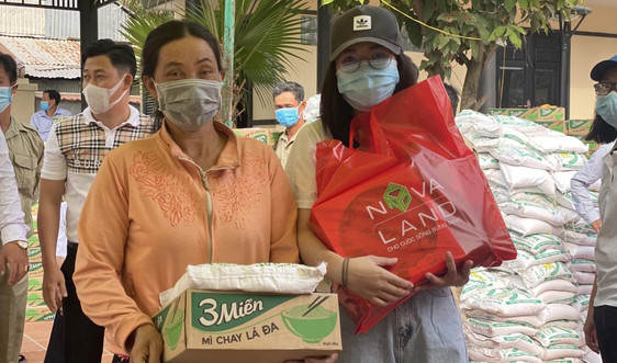 Nova Group  tặng 800 phần quà cho người dân tỉnh Đồng Tháp