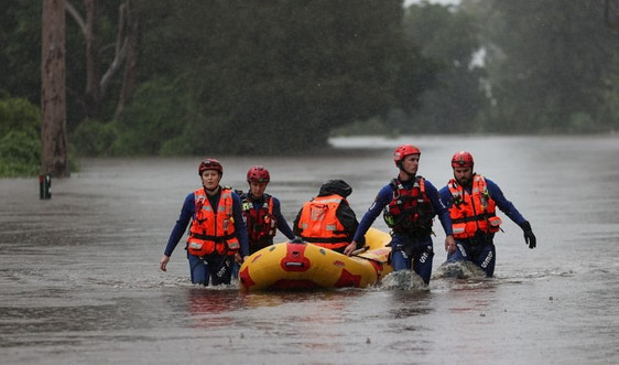 Australia sơ tán hàng nghìn người do lũ lụt nghiêm trọng