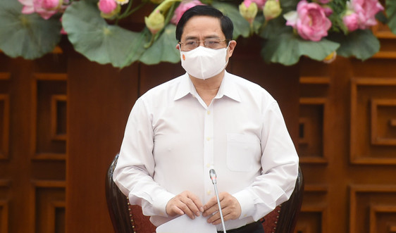 Thủ tướng Phạm Minh Chính chủ trì họp khẩn về phòng chống COVID-19