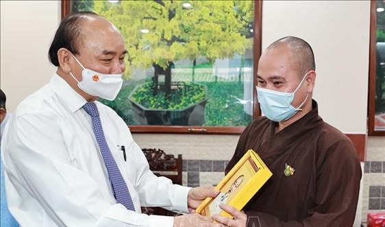 Chủ tịch nước Nguyễn Xuân Phúc tiếp các chức sắc tôn giáo huyện Hóc Môn, TP.HCM