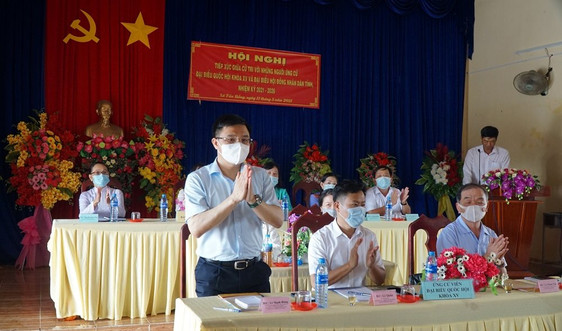Đồng chí Lê Mạnh Hùng, Tổng Giám đốc PetroVietnam tiếp xúc cử tri huyện Thới Bình, tỉnh Cà Mau