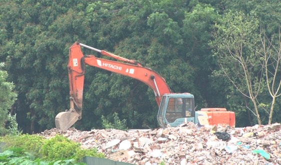 Nam Từ Liêm - Hà Nội: Buông lỏng quản lý rác thải xây dựng để san lấp mặt bằng
