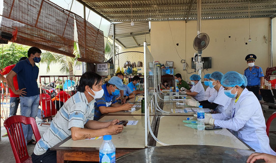 Thừa Thiên Huế: Sớm kiểm soát dịch bệnh, ổn định cuộc sống người dân
