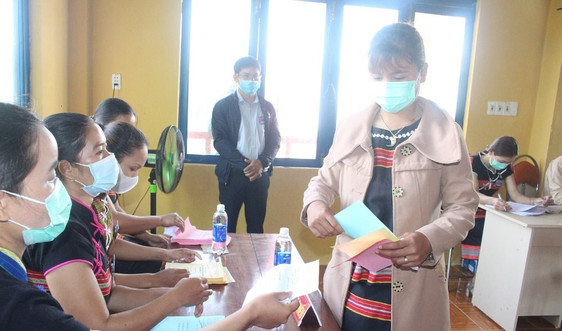 Rộn ràng ngày bầu cử sớm ở 6 xã biên giới Quảng Nam