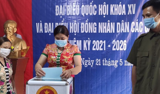 Nghệ An: Gần 43 nghìn cử tri dân tộc vùng cao nô nức đi bầu cử sớm