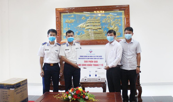 Bộ Tư lệnh Vùng Cảnh sát biển 4 tiếp nhận vật tư y tế chống dịch Covid -19
