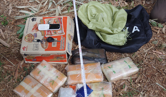 Bắt giữ đối tượng người Lào vận chuyển 38.000 viên ma túy tại biên giới