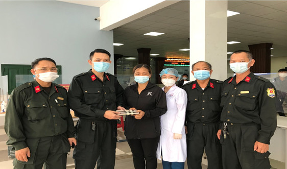 Bệnh viện Trung ương Thái Nguyên trả lại hơn 8 triệu đồng cho gia đình bệnh nhân để quên