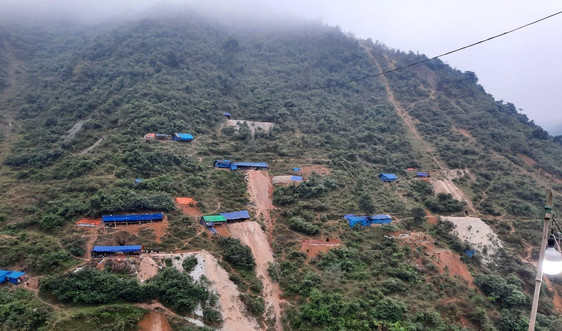 Văn Bàn – Lào Cai: Những "lều lán lạ" trên rừng Minh Lương 