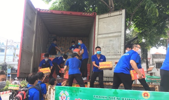 Nỗ lực “3 tại chỗ” và gần 1 triệu sản phẩm thức uống của Tân Hiệp Phát đến những điểm nóng chống dịch