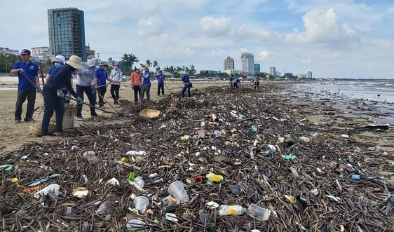 Bài dự thi “Cùng giữ màu xanh của biển”: Thông điệp xanh cho môi trường biển