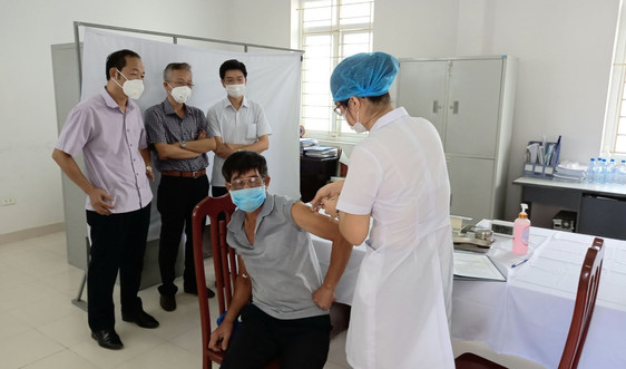 80 người ở Thái Bình được tiêm thử nghiệm mũi 1 vắc xin Covivac giai đoạn 2 