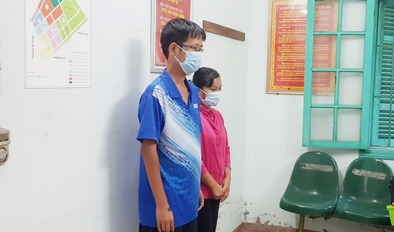 Thái Bình: Khởi tố vụ án “đưa và nhận hối lộ" để đưa người qua chốt kiểm dịch