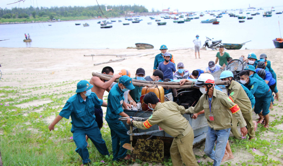 Đà Nẵng: Di dời khẩn cấp tàu thuyền để tránh bão số 5