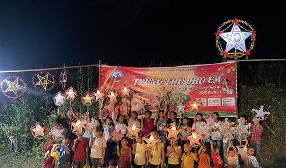 Cao Bằng: Mang Tết Trung thu đến với trẻ em vùng đồng bào dân tộc thiểu số