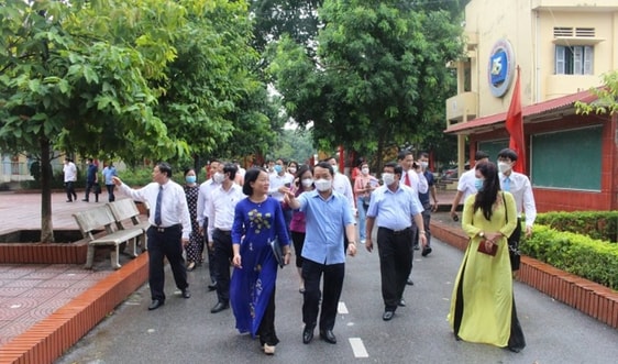 Thúc đẩy phát triển hệ thống các trường dân tộc nội trú, bán trú  