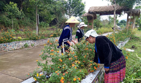 Phụ nữ Lai Châu chung tay bảo vệ môi trường xanh sạch đẹp