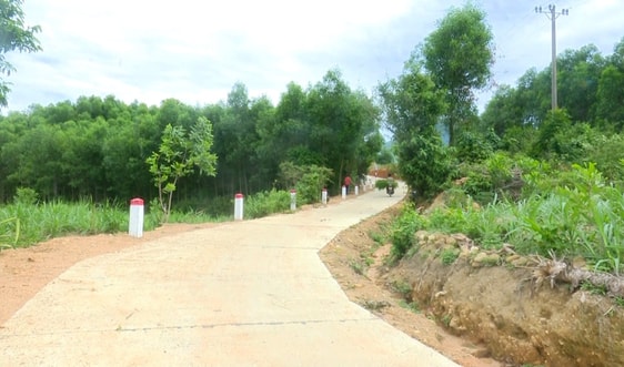 Quảng Ngãi: Người dân Minh Long tình nguyện hiến đất xây dựng nông thôn mới