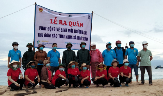 Bình Định: Ra quân làm sạch biển ven Vịnh Quy Nhơn 