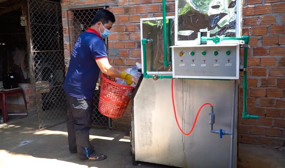 Quảng Ngãi: Kỹ sư trẻ sáng chế máy đốt rác hữu dụng cho  dân nghèo vùng nông thôn