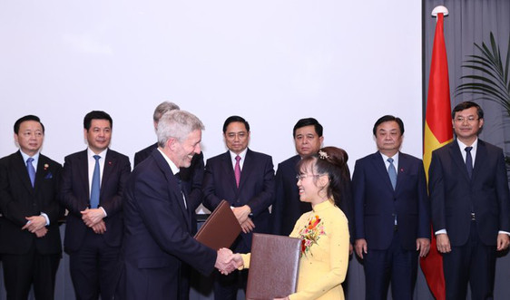 Ký kết, trao 26 thỏa thuận hợp tác giữa Việt Nam và Anh với giá trị hàng  tỷ USD