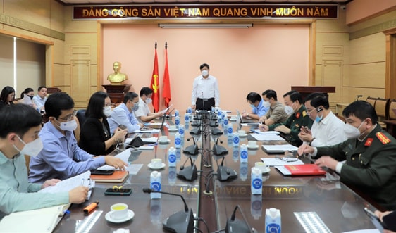 Thêm 7.504 ca nhiễm mới, yêu cầu đẩy nhanh tiến độ tiêm chủng vaccine phòng COVID-19