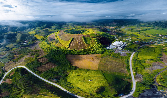 Di sản địa chất Việt Nam - Vươn tầm giá trị thế giới: Đánh thức di sản địa chất - dư địa du lịch bền vững