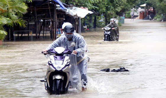 Phú Yên: Mưa lớn gây ngập lụt trên diện rộng 