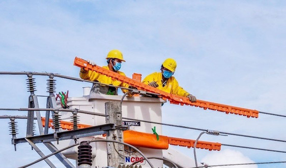 Ký hợp đồng 2 gói thầu xây lắp truyền tải điện nhập khẩu điện từ Lào về Việt Nam