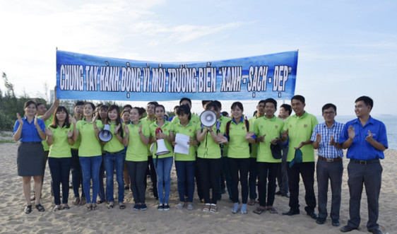 Phú Yên: Thanh niên chung tay bảo vệ môi trường biển