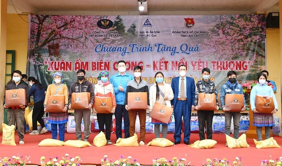 Những tấm lòng vàng ấm tình quân dân nơi biên cương Lào Cai