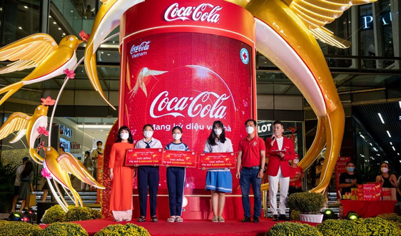 Coca-Cola Việt Nam triển khai hoạt động ‘mang kỳ diệu về nhà’ dịp Tết Nhâm Dần
