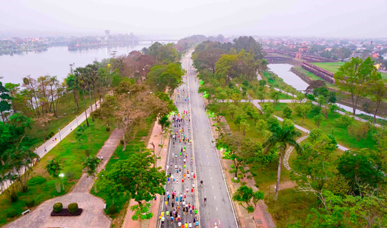 Huế: Hàng nghìn người chạy bộ, lan tỏa thông điệp bảo vệ môi trường