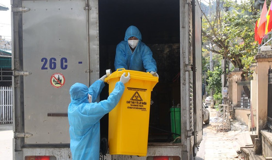 TP Sơn La: Tăng cường phân loại, xử lý rác thải F0 điều trị tại nhà