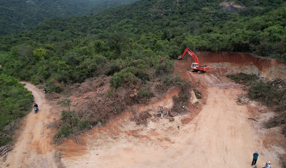 Bình Định: Cần làm rõ việc khai thác đất gần di tích quốc gia Hố Bà Mùi