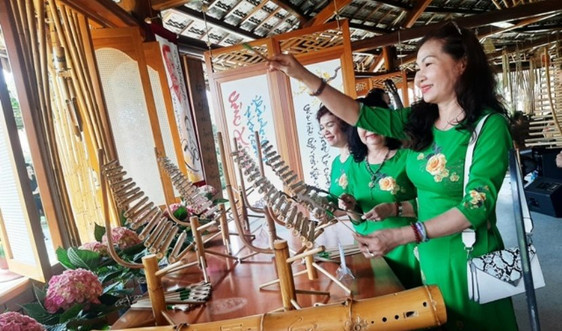 Khánh Hòa: Sản phẩm nghề thủ công thu hút du khách đến Làng nghề Trường Sơn